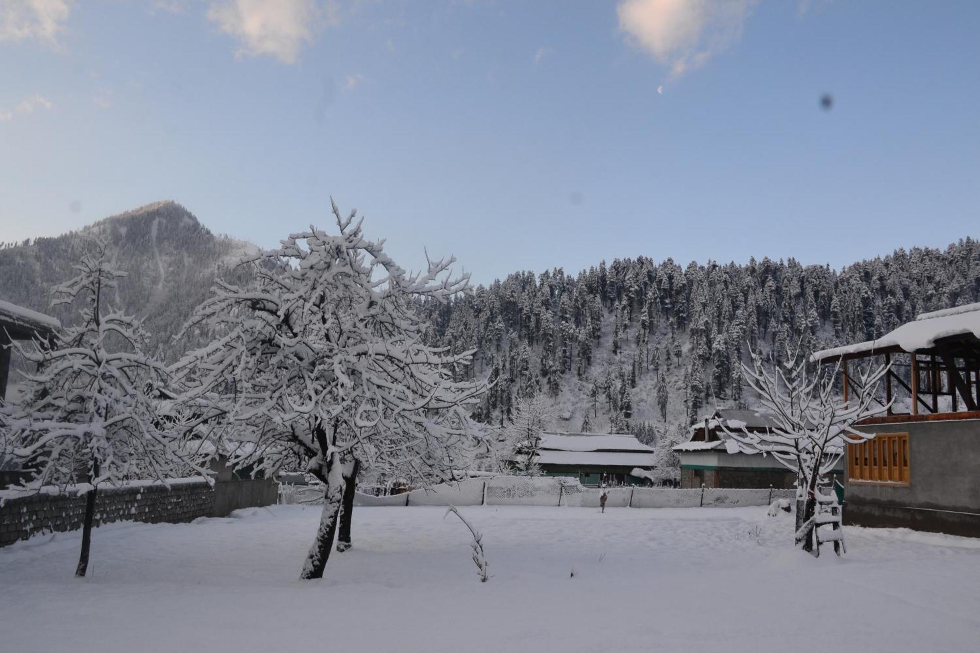 West End Lodges Neelum Exterior photo