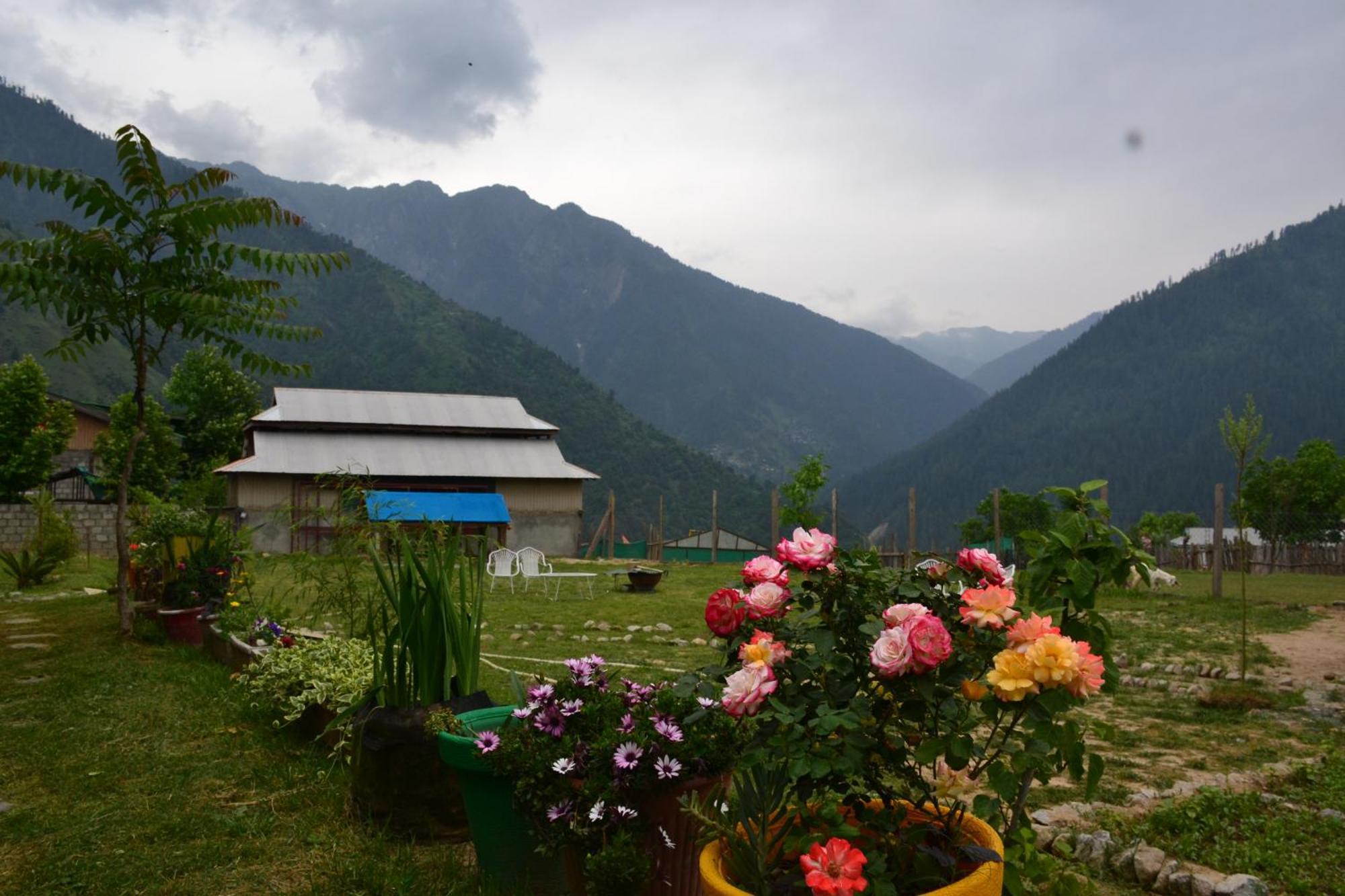 West End Lodges Neelum Exterior photo