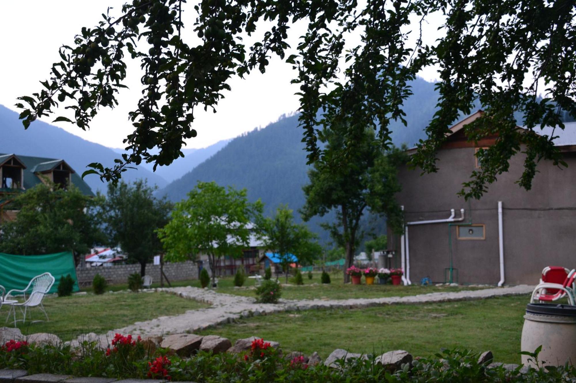 West End Lodges Neelum Exterior photo