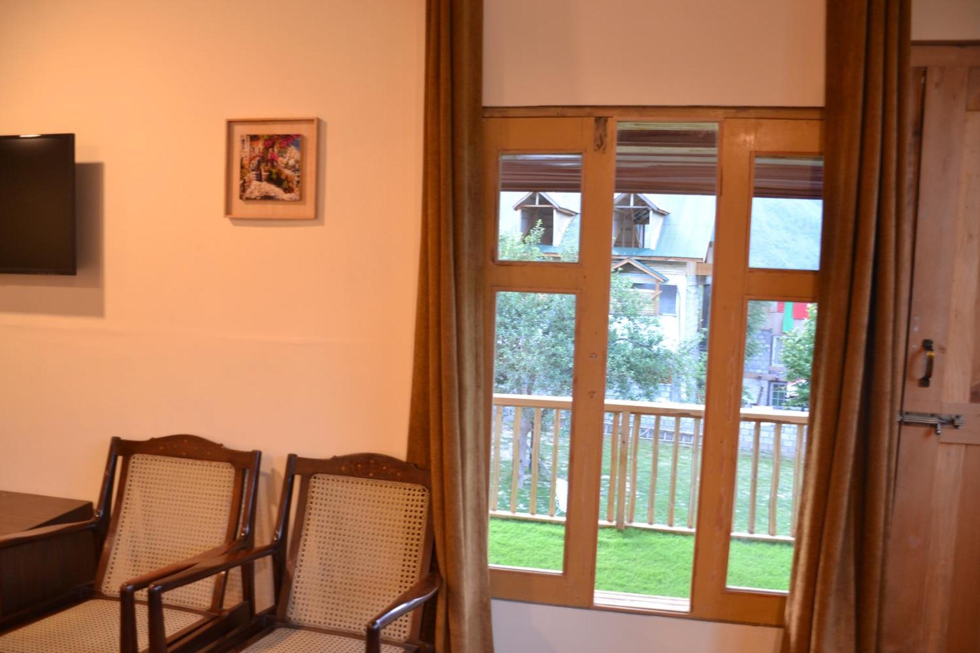 West End Lodges Neelum Exterior photo